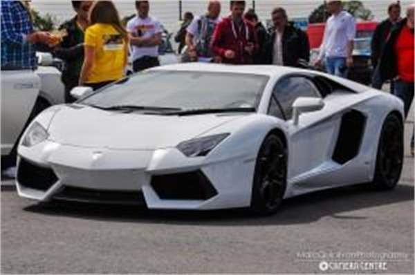 FundRacer Lamborghini Aventador