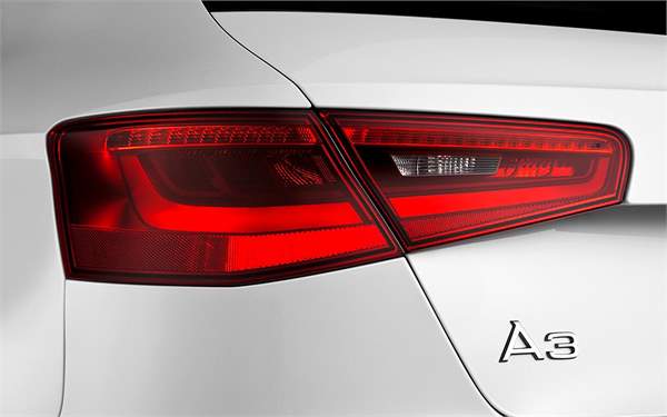 Rear Lamp (Tail Light) Replacement Guide