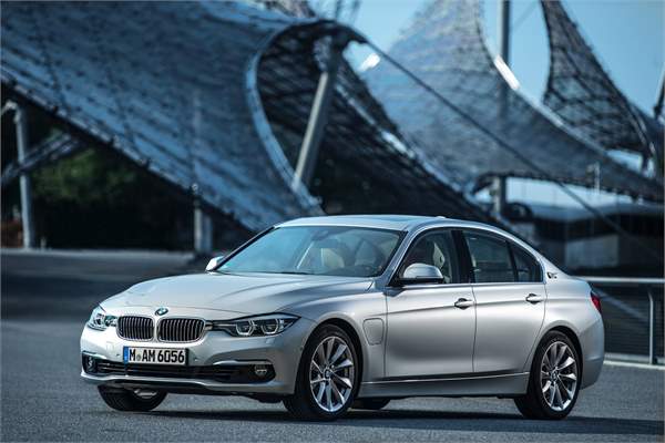 BMW 330e Hybrid Car
