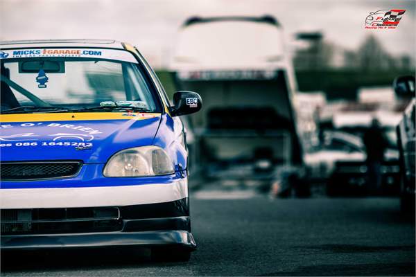 MicksGarage.com Future Classics Race Report Rounds 2 & 3