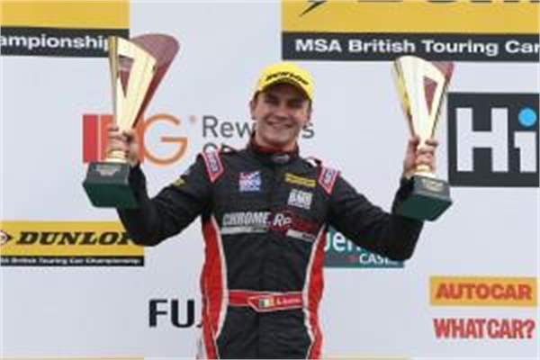 Árón Smith paid two visits to the British Touring Car Champion