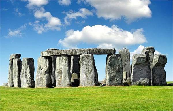Guide to Driving in the UK-stonehenge