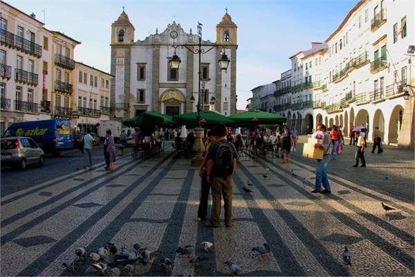 guide to driving in Portugal evora