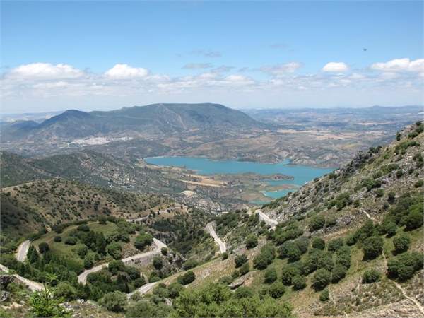 driving in spain lake