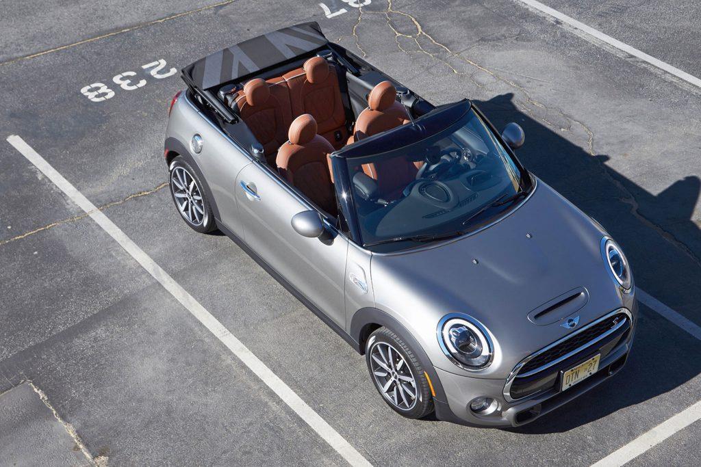 2016-Mini-Convertible-Cooper-S-top-view-04