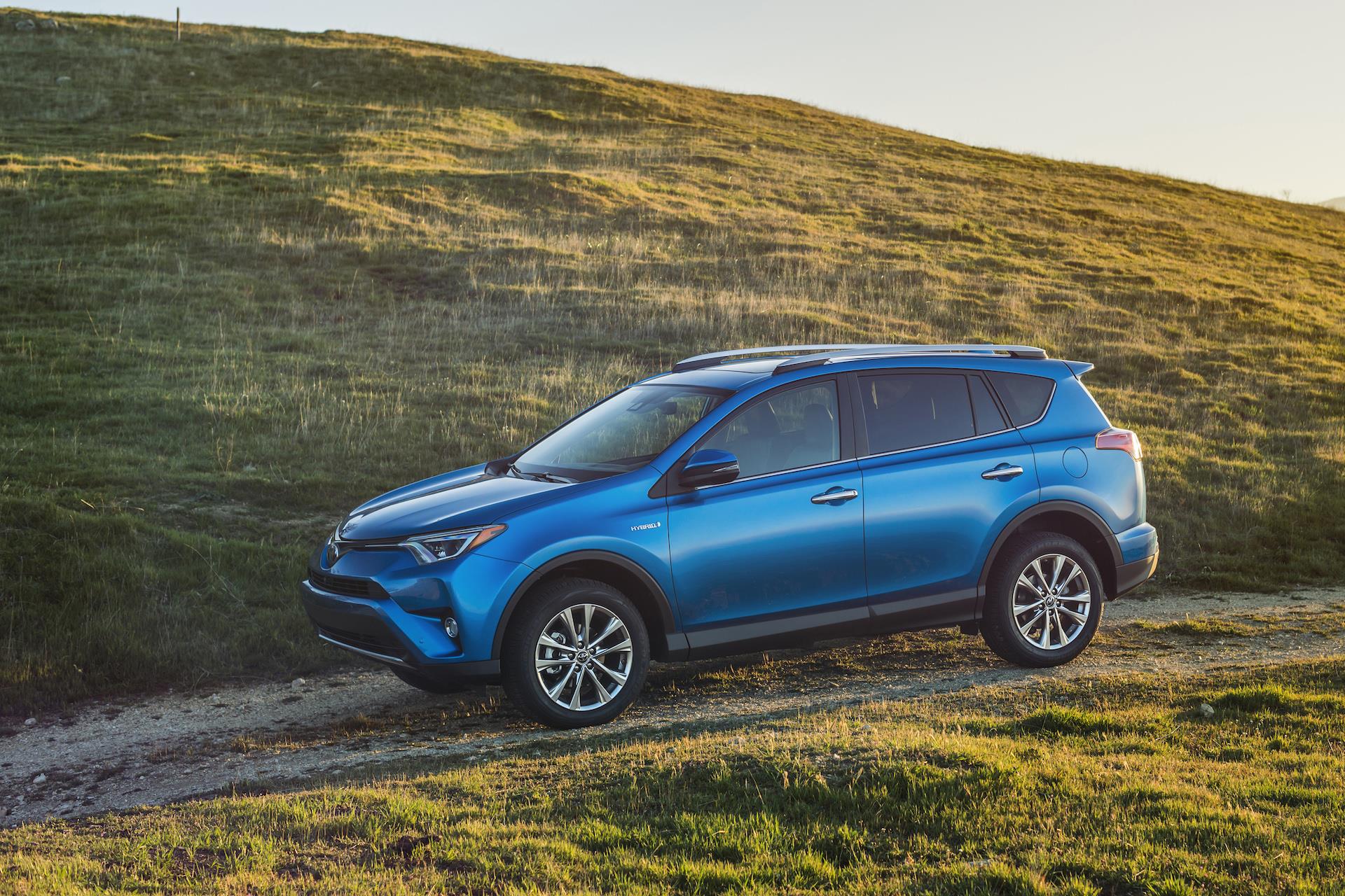 nissan qashqai alternatives 2016-toyota-rav4